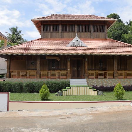 Kallana Jackroot Heritage Athirappilly 아파트 외부 사진